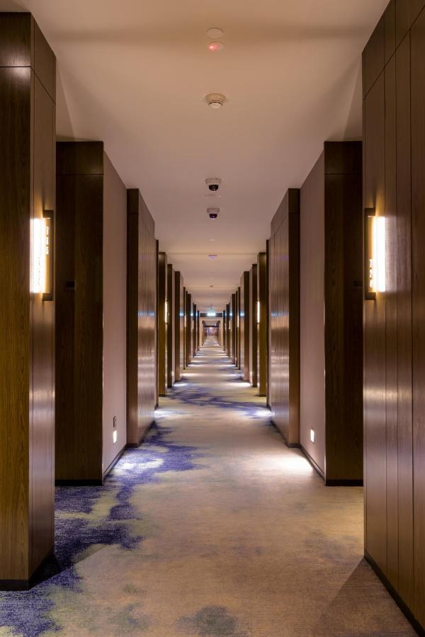 M Resort & Hotel كوالالمبور المظهر الخارجي الصورة A corridor at the hotel